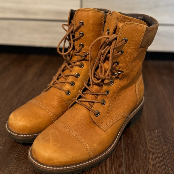 Ecco Elaine Boots - Picture 1 of 6